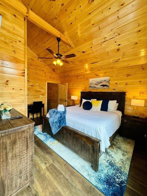 Vila New! Indoor Pool/Ps 5/Hot Tub/Parkway Pigeon Forge Exteriér fotografie