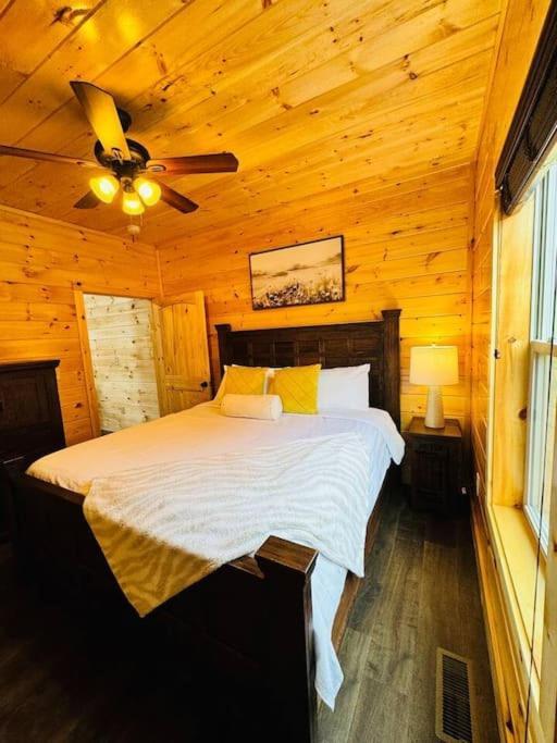 Vila New! Indoor Pool/Ps 5/Hot Tub/Parkway Pigeon Forge Exteriér fotografie