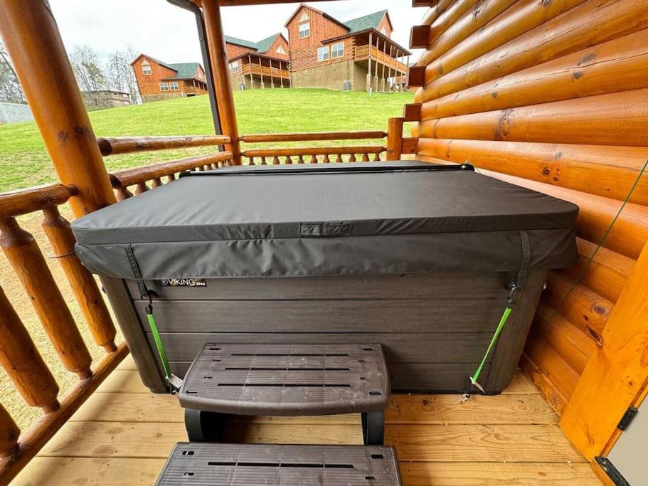 Vila New! Indoor Pool/Ps 5/Hot Tub/Parkway Pigeon Forge Exteriér fotografie